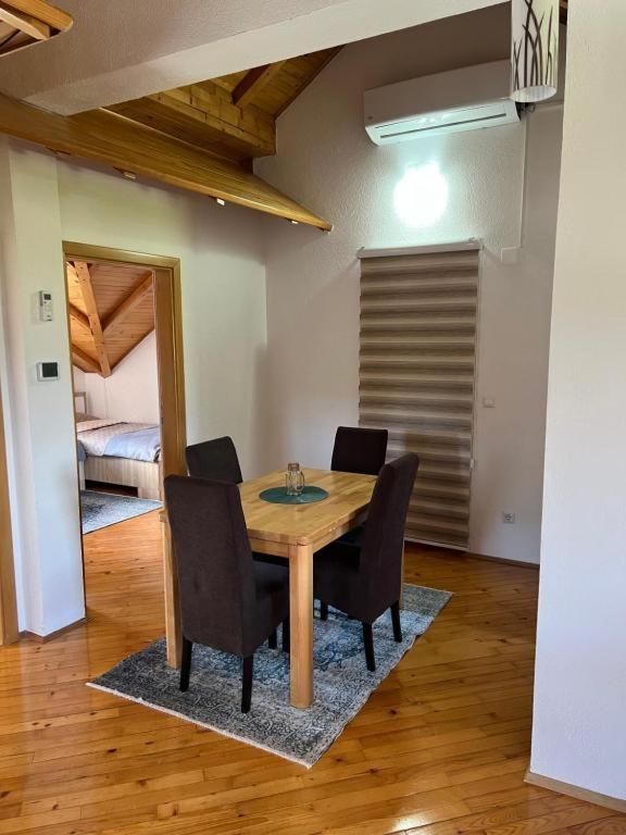 Teal Apartments Bihać Esterno foto