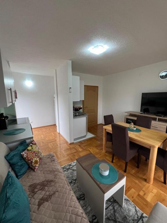 Teal Apartments Bihać Esterno foto
