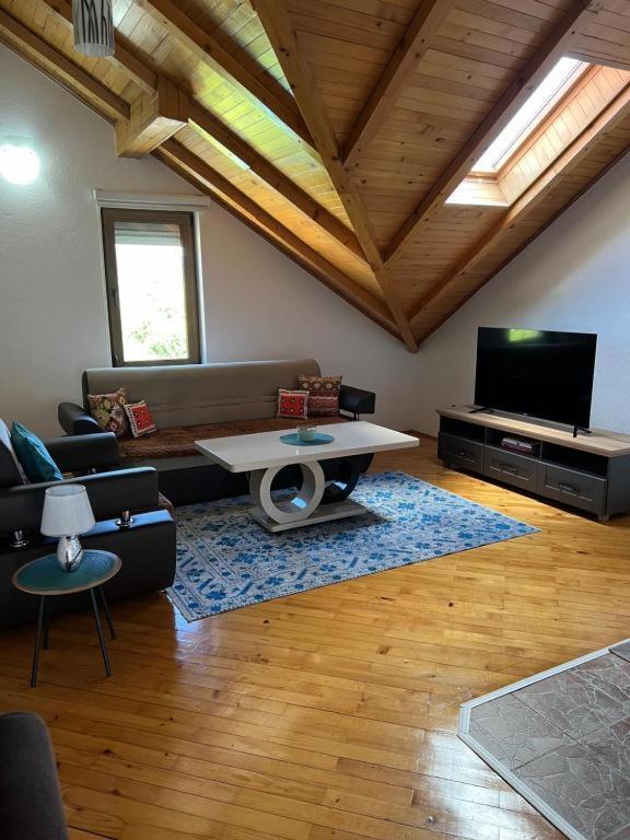 Teal Apartments Bihać Esterno foto